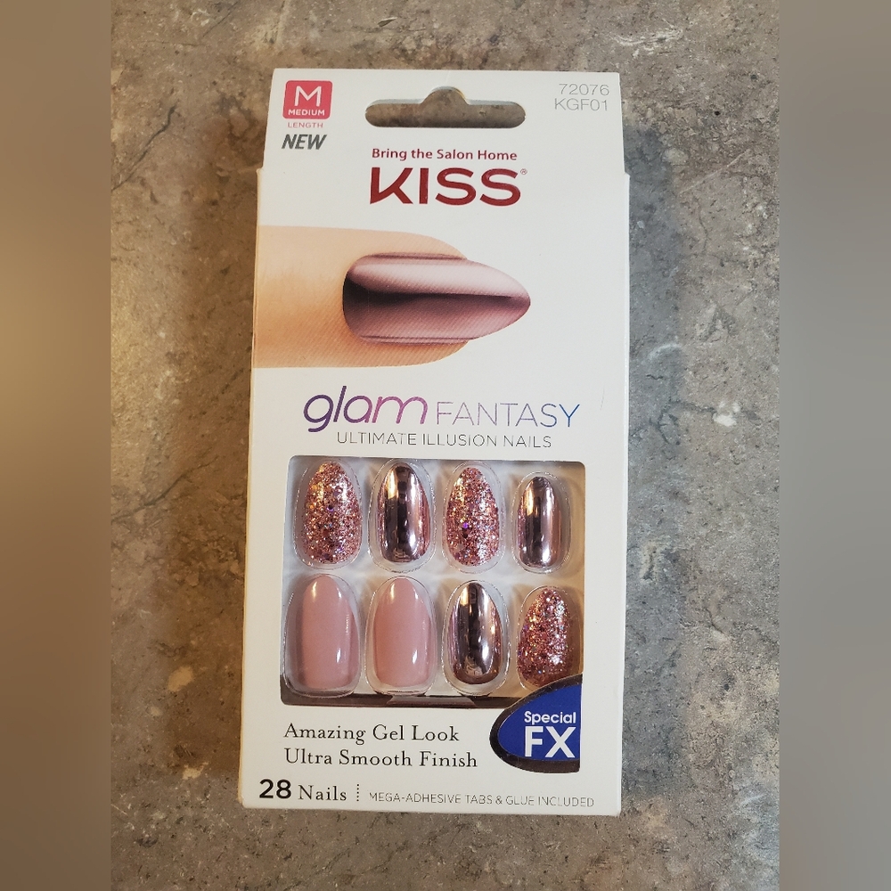 KISS Glam Fantasy nails (medium length) | NIB
